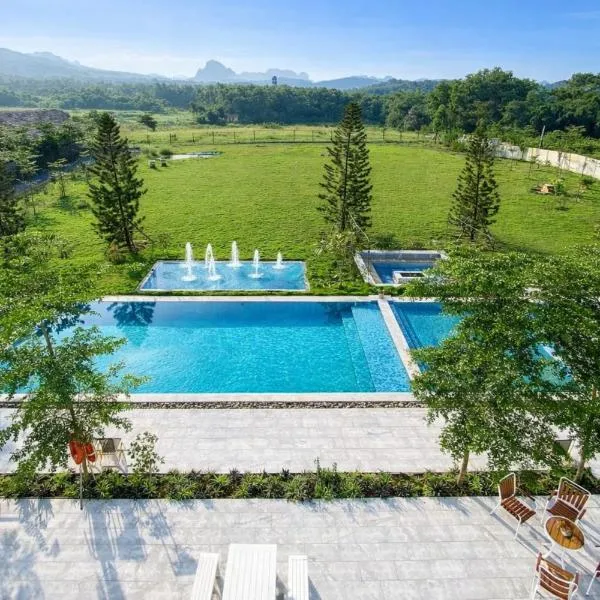 Solmist Villa, hotelli kohteessa Hòa Bình