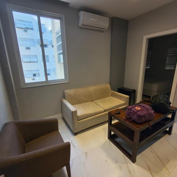 Maravilhoso Apartamento em Copacabana 4 PAX - Sala, quarto, cozinha e área serviço