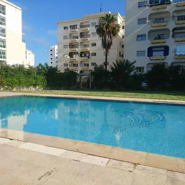 Cozy apartment close to beach and free parking, Hotel in Tanger
