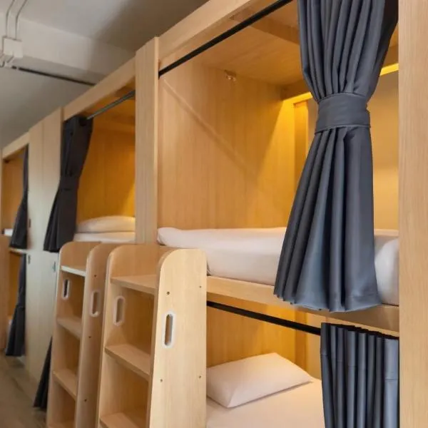 Nana Best Hostel, hotel u gradu Makkasan