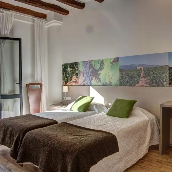 Hostal Agrobotiga 7 de Ribera, hotel v destinaci Móra d'Ebre
