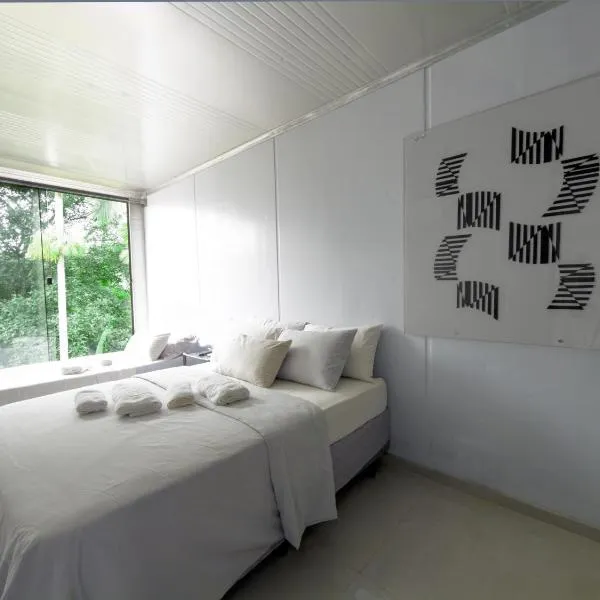 Casa Container Moderna com Vista da Natureza em Itajaí, hotel en Itajaí