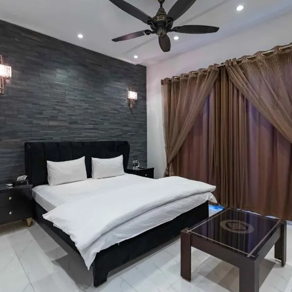 DHA Phase 6 - Budget Rooms Near Raya & Dolmen Mall, hotel Lahorban