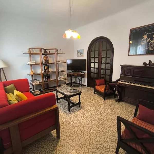 Appartement Punique de Charme au Cœur de Carthage, ξενοδοχείο σε Salambôo