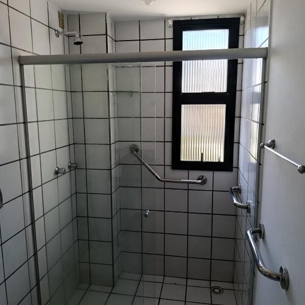Apt 2 Qts com suite, recepção 24hrs, piscina e academia - Foto 3