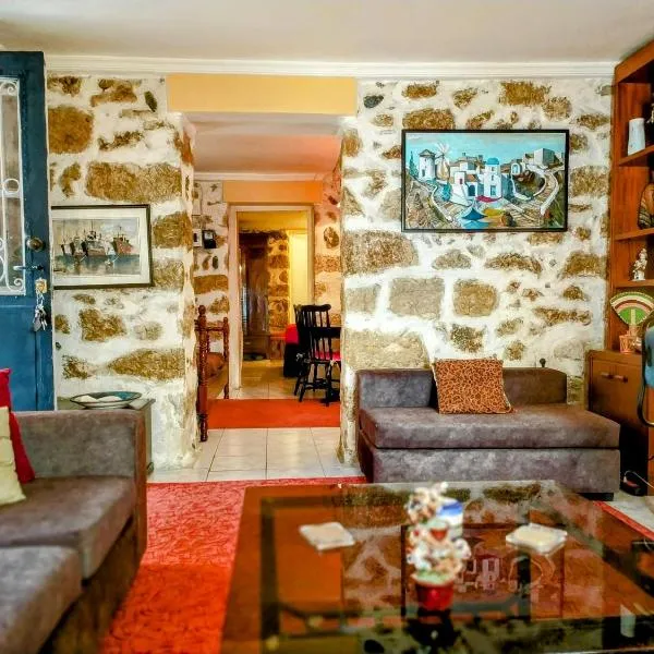 Charming Stone house, 500 meters to Acropolis, Hotel in Athen