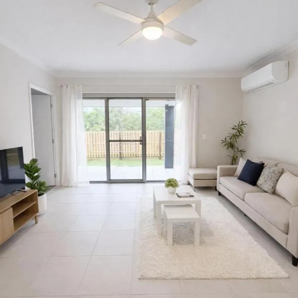 4BR - Brand New Family Home in Ripley near BNE, hotel en Ripley