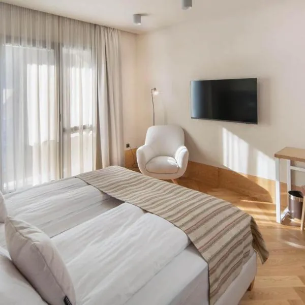 Skigyimes Hotel, hotell i Lunca de Sus