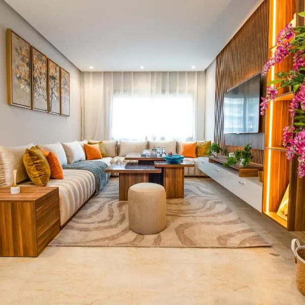 Elegance - 2 bedrooms with Pool - 5 min Airport، فندق في نواصير