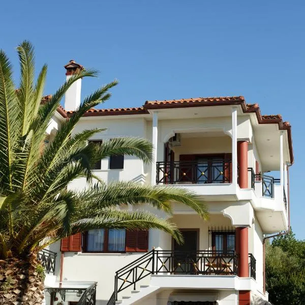 Villa Palmera 100m from the beach, отель в Никити