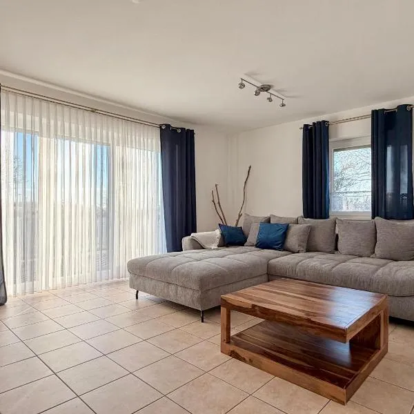 Ferienwohnung Muschel 1 mit Terrasse und Garten, Bensersiel, hotel Holtgastban