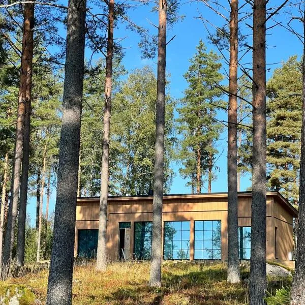 New Seaside Villa with Beach Sauna and Panoramic Views, hotel a Porvoo