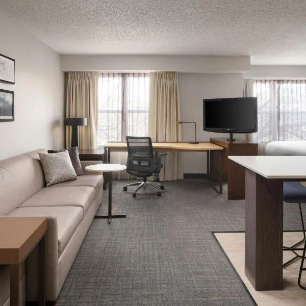 Residence Inn by Marriott Fort Collins, hotel sa Fort Collins