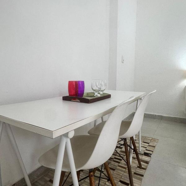 Suite 1 com Ar-Condicionado, TV, Wi-Fi e Geladeira - Foto 4