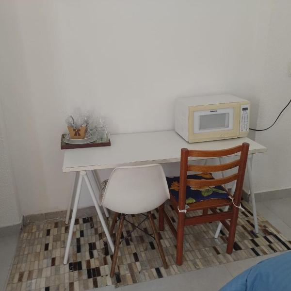 Suite 1 com Ar-Condicionado, TV, Wi-Fi e Geladeira - Foto 2