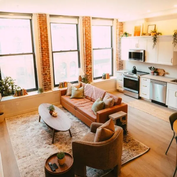 Historic 2BR suite in Halifax w Free Parking, hotel v destinaci Halifax