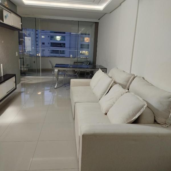 Apartamento pertinho do mar, e roda gigante