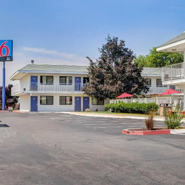 Motel 6-Medford, OR, hotel v mestu Buncom