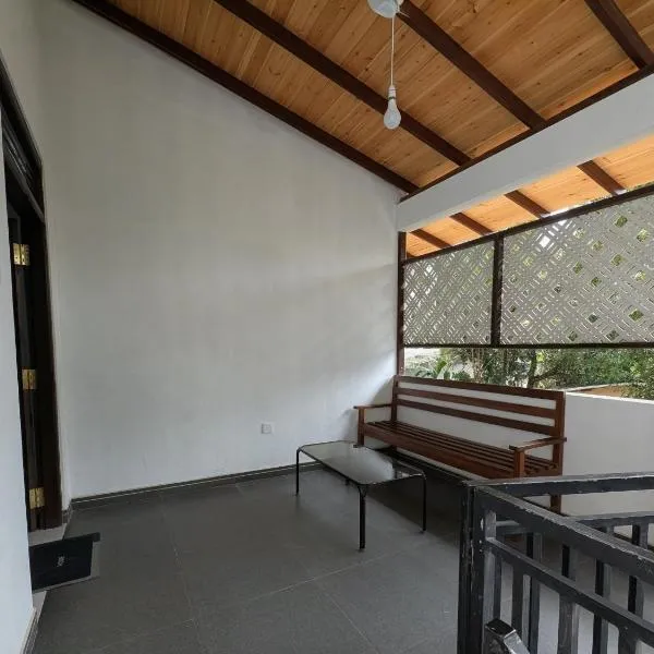 CALMORA Home Stay, hotel in Anuradhapura