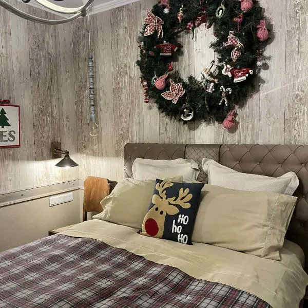 1957 To Rodo kai to Roido, hotel in Karpenisi