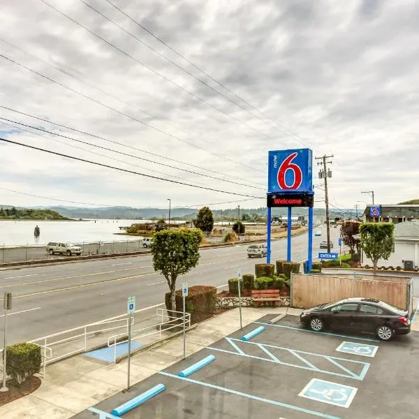 Motel 6-Coos Bay, OR, hotel v destinaci Coos Bay