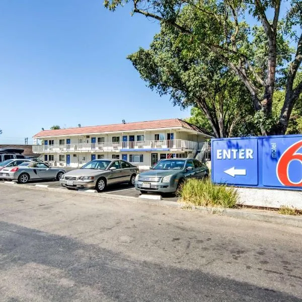 Motel 6-Stockton, CA - North, hotel di Lincoln Village