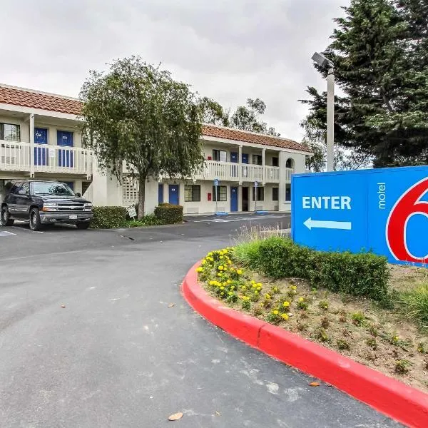 Motel 6-Salinas, CA - North Monterey Area, отель в городе Салинас