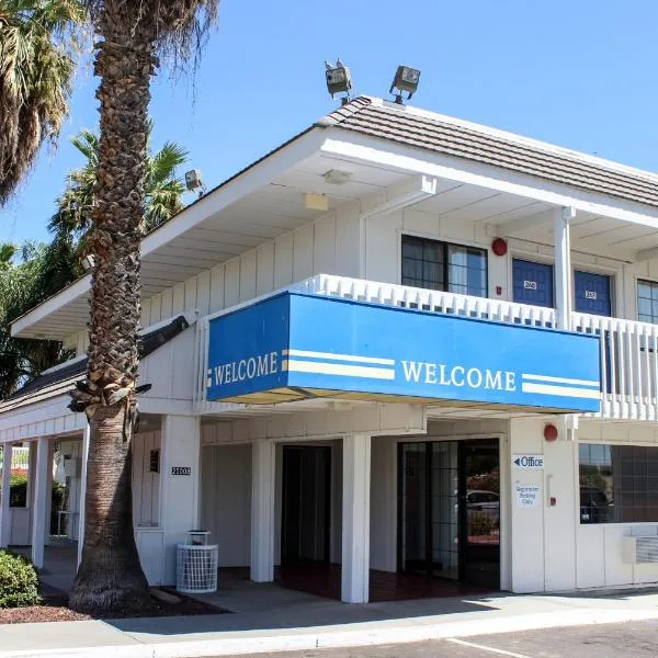 Motel 6-Coalinga, CA - East, hotel v destinaci Coalinga