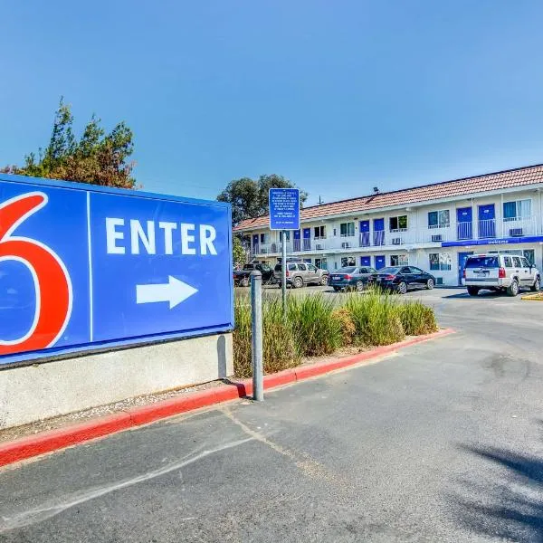 Motel 6-Stockton, CA - Charter Way West, hotel i Lincoln Village