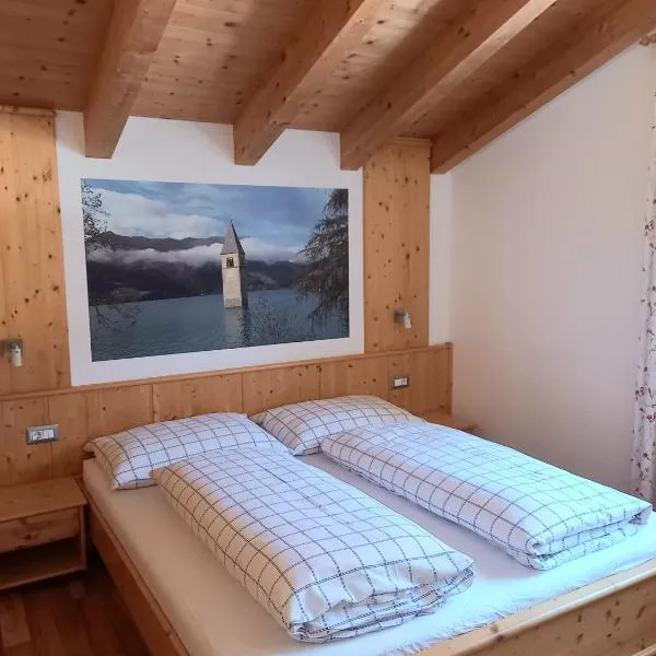 Pferdehof Ansteingut, hotel in Sluderno