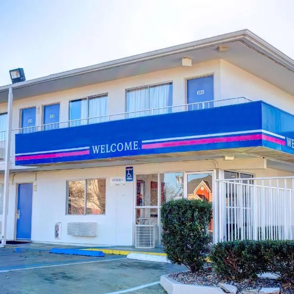 Motel 6-Murfreesboro, TN โรงแรมในเมอร์ฟรีสโบโร