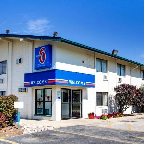 Motel 6-Normal, IL - Bloomington Area, hotel v destinaci Cardinal Court