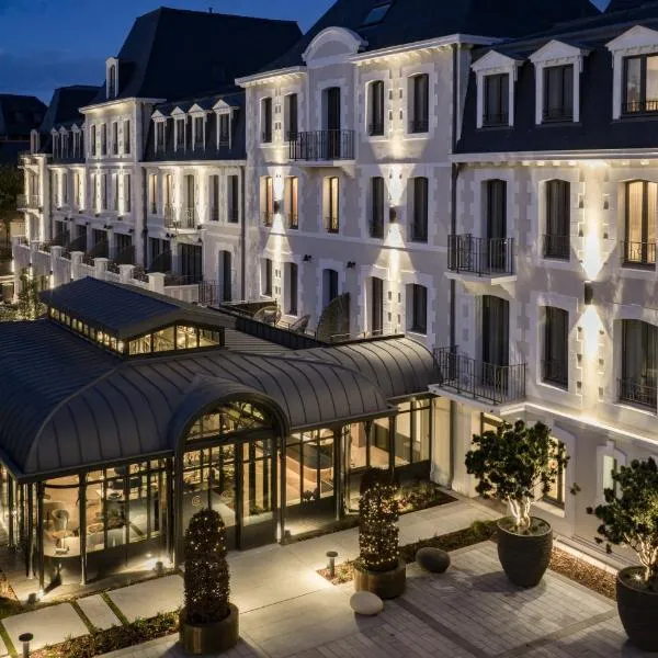 Grand Hotel de Courtoisville, готель у місті Сен-Мало