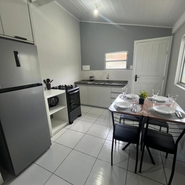 Casa com 2 quartos, sendo um suíte, super aconchegante para temporada - Foto 4