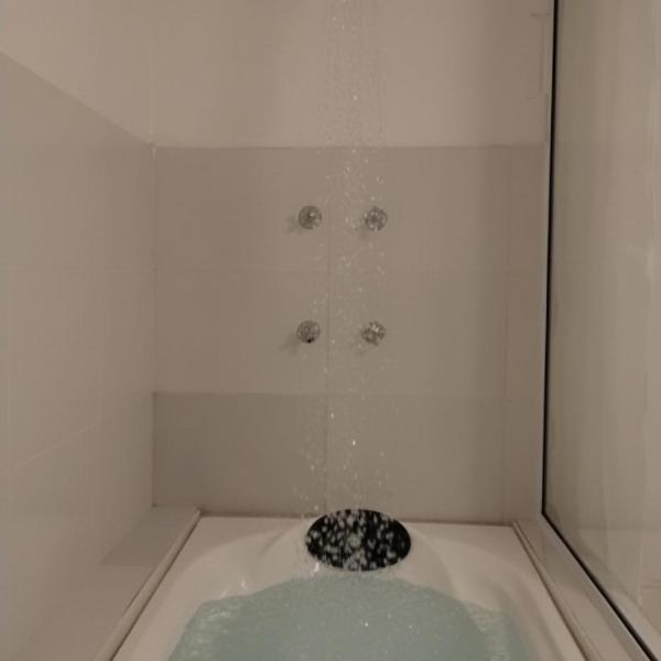 SUITE SIMPLES de 11m com Cama de Casal padrão, Streaming e Frigobar para Pernoite das 17h às 11h para NÃO FUMANTES e apenas adultos - Foto 5