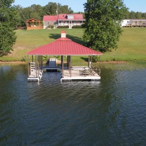 Lake House, hotel 