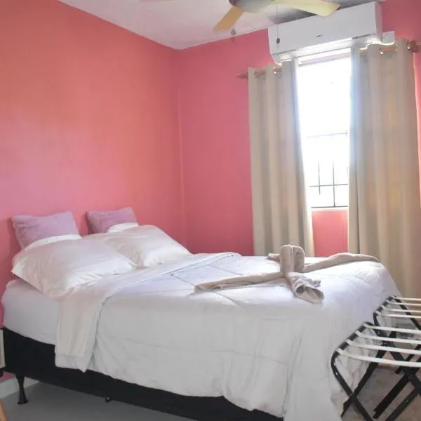Cozy 1 Bedroom Unit Near Rodney Bay, hótel í Gros Islet