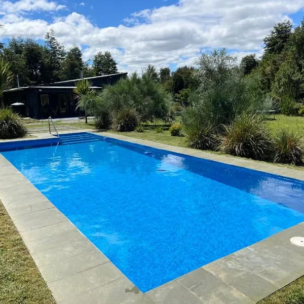 Casa con 2 Piscinas y Cama elástica, hotel v destinaci Puerto Varas