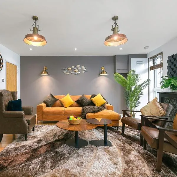 Spacious 1-Bedroom Apartment in Shoreditch, Sleeps 4, Near Tube Fast WIFI, hotel v Londýně