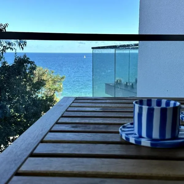 Modern 1-bed with pool & seaview, ξενοδοχείο στη Βάρνα