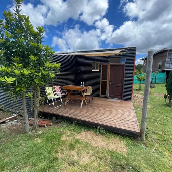 TinyHouse Box Lican Ray, hotel em Lican Ray