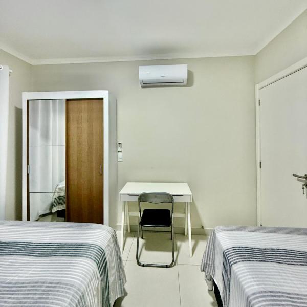 Apto com Piscina, Estacionamento e Churrasqueira em Bombas - 2 dorms 6 pessoas - 300 metros do Mar - Foto 2