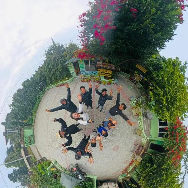 Hotel Rhino Land-Sauraha Family Home, hotel in Sauraha