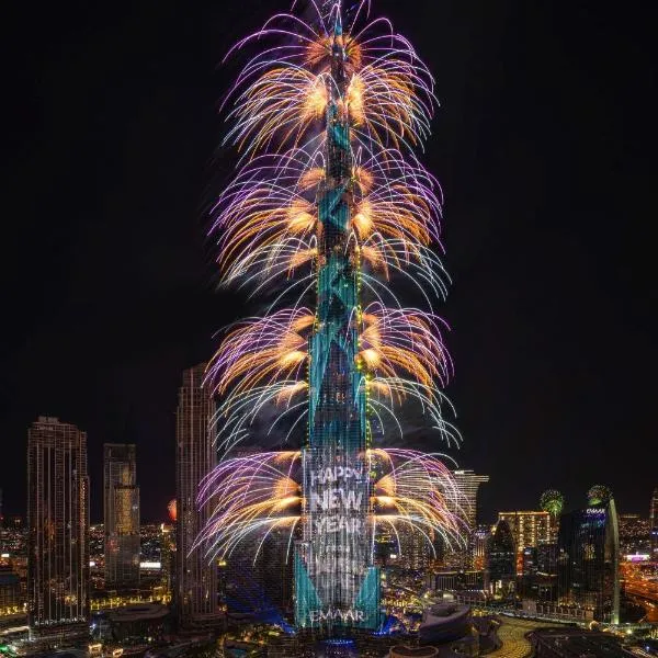 Full View Burj Khalifa and Fountains -Souk Al Bahar- Dream View holiday Home Rental, khách sạn ở Dubai