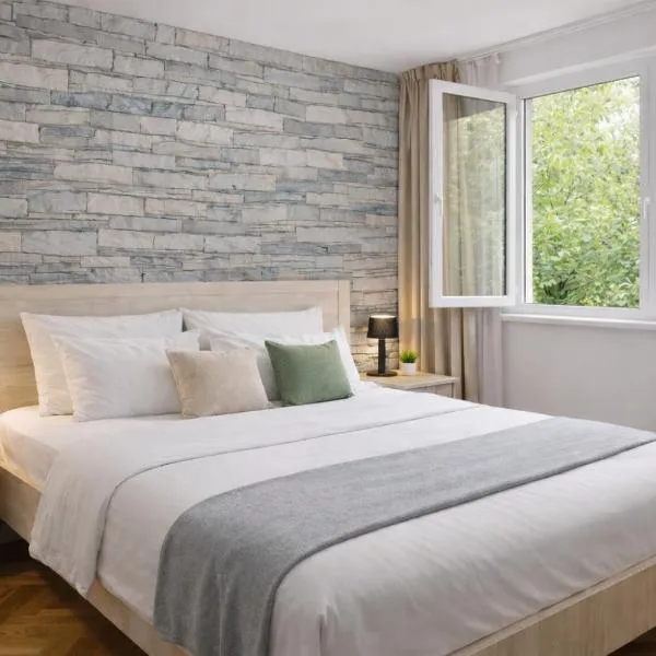 Comfort 14 - Quiet City Apartment with Free Parking, Hotel in Miskolc