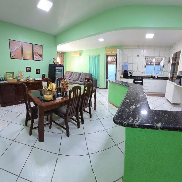 Apartamento Completo na Praia de Bombas - 3 quartos - 10 pessoas