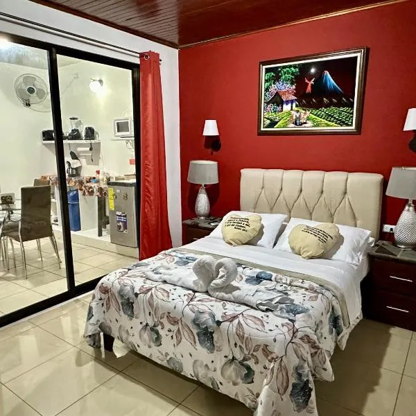 Private bedroom 10 minutes from the SJO airport, hotel in Alajuela