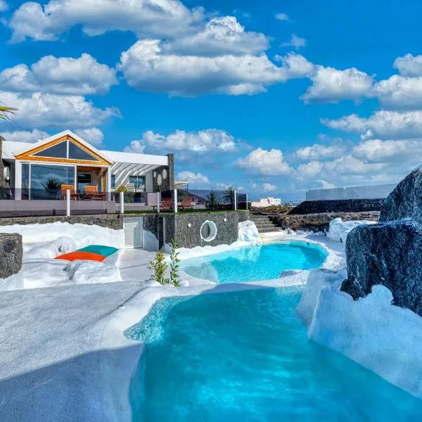 Luxury Villa with Private Pool, Jacuzzi & Sauna - Cueva del Sol, Hotel in Tahiche