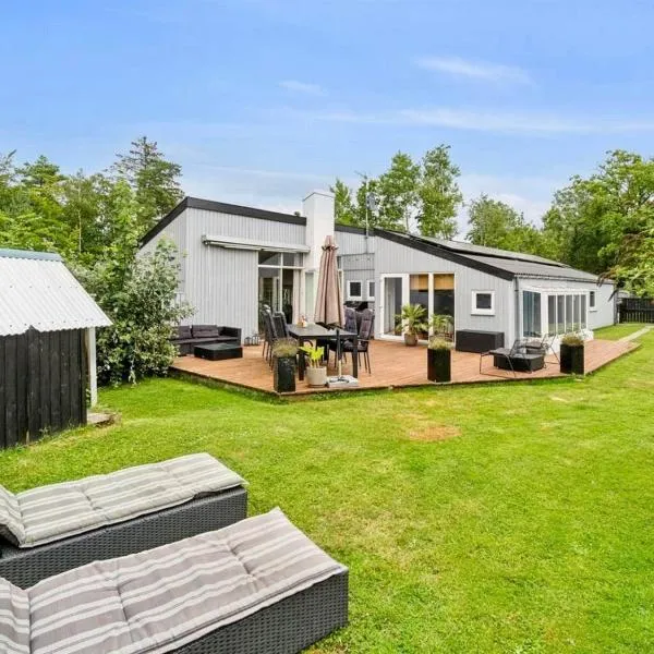 8 person holiday home in Nexø, Hotel in Neksø