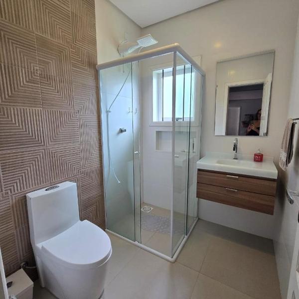 Casa ampla com piscina à duas quadras do mar! - Foto 3